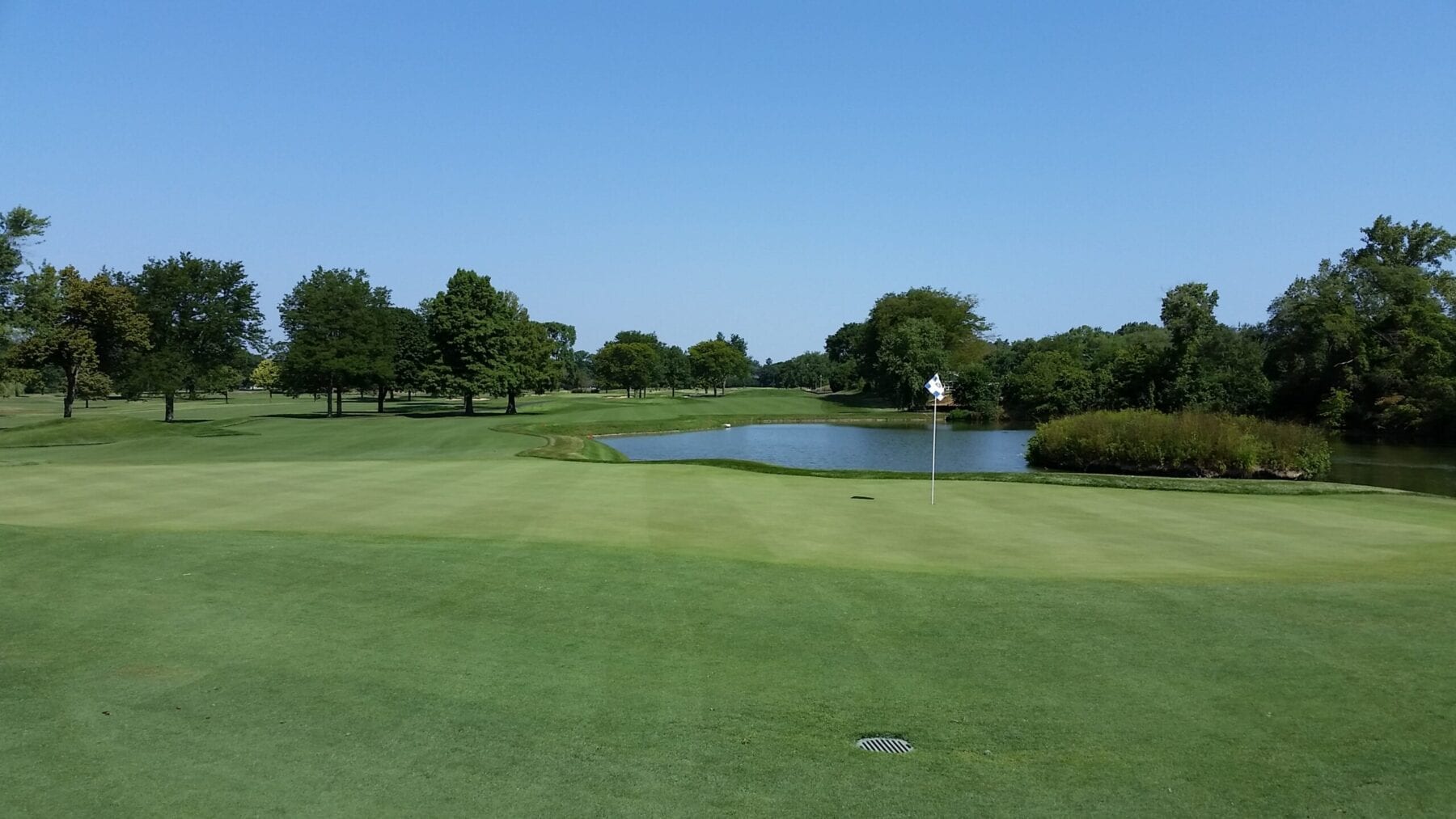 Sunset Valley Golf Course in Highland Park, Illinois