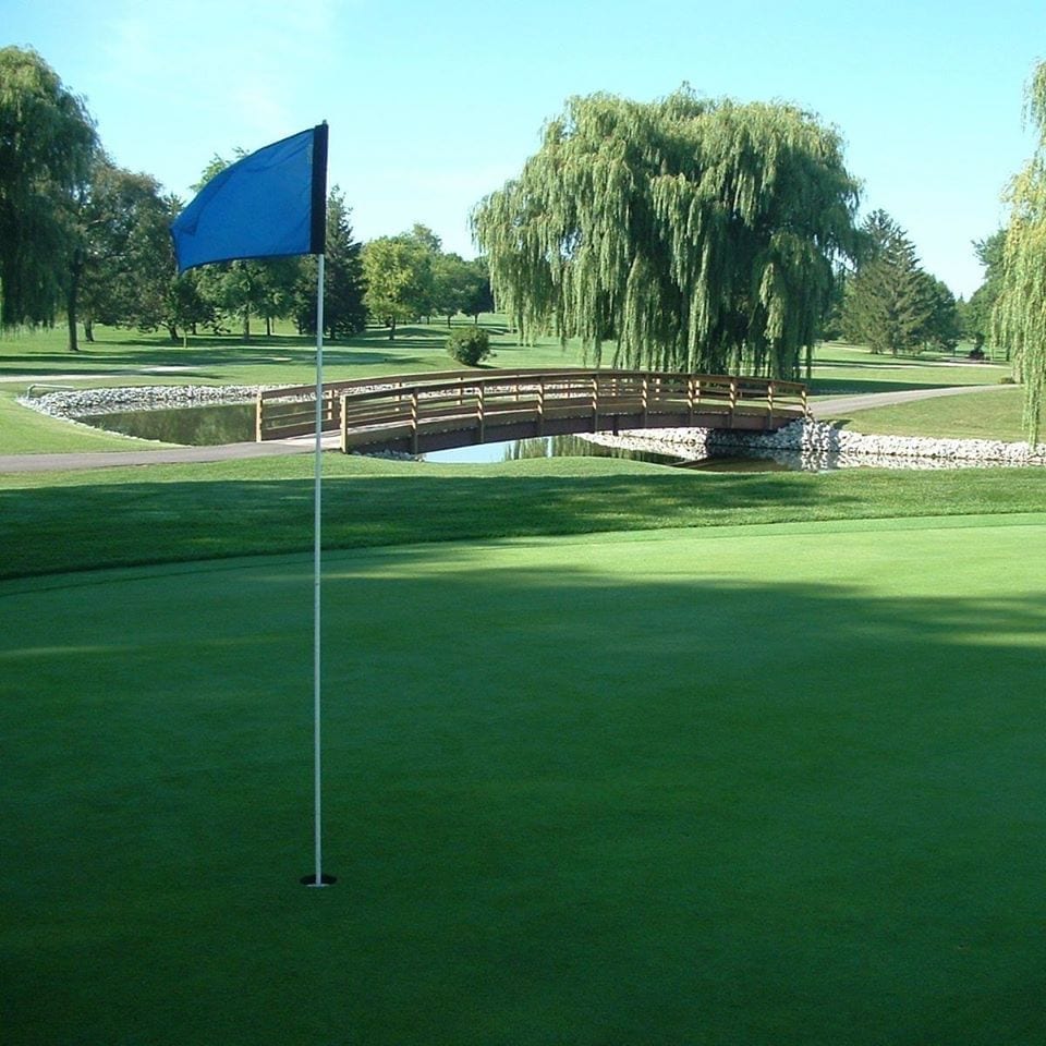 Pinecrest Golf Club in Huntley, Illinois