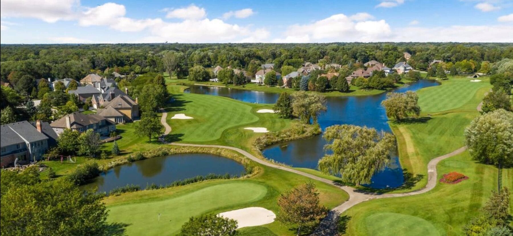 St. Andrews, West Chicago, Illinois Golf course information and reviews.