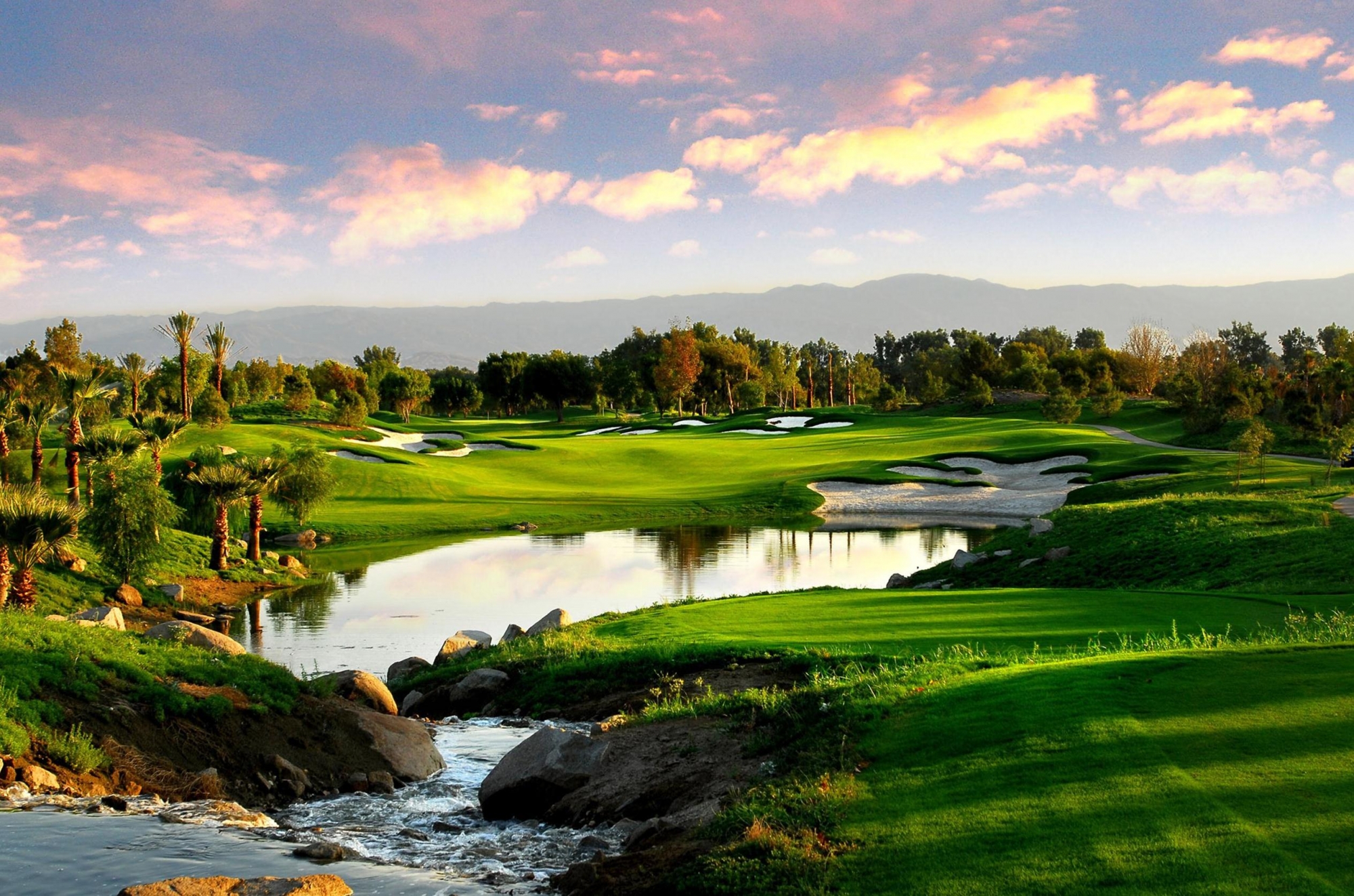 Country falls. Golf in Desert. Indian wells.