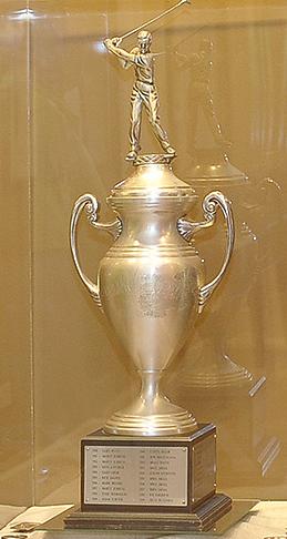 il-open-trophy-case