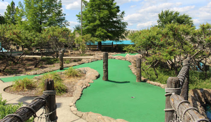 LINKSANDTEES-MINI-GOLF